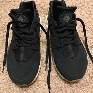 Air Huaraches size 8